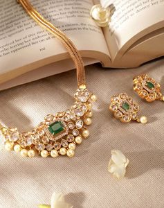 Elegant Green Stone Pearl Necklace Set