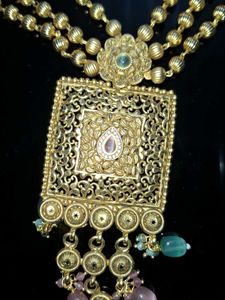Exquisite Gold Necklace Set