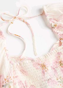 H&amp;M Floral Smocked Puff Sleeve Top