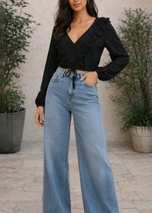 Chic Black Ruffle V-Neck Crop Top