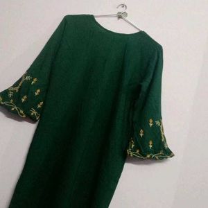 Beautiful Green 💚 embroidery kurti