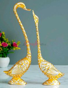 Elegant Swan Decor Set