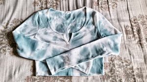 Tie-Dye Long Sleeve Crop Top