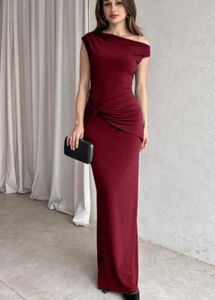 Elegant Off-Shoulder Maxi Dress