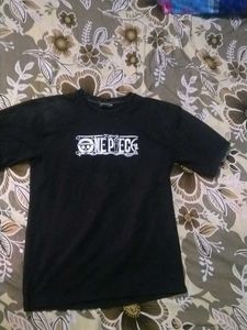 One Piece Graphic T-Shirt