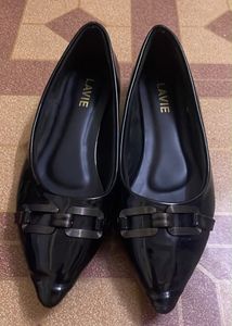 Chic Black  Ballet Flats