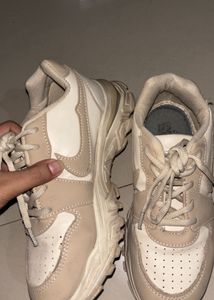 Chunky Sneakers - Beige &amp; White