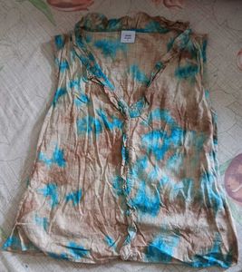 Tie-Dye Sleeveless V-Neck Top