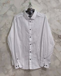 H&M Classic white Button-Down Shirt