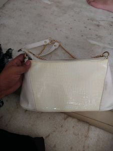 Cream Croc Embossed Shoulder Bag (Pack of 10)