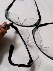 4 SAFETY GOOGLES