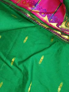 Vibrant Green Saree with Pink Palu