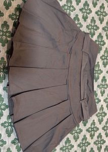 Stylish Pleated Skirt with Belt