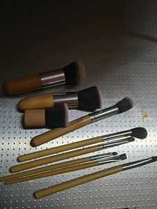 makeup brush