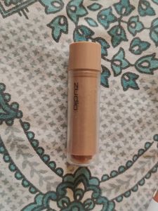lipgloss and lipbalm