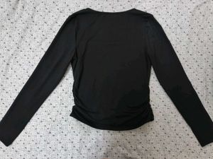 Chic Ruched Black Long Sleeve Top