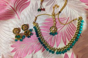 Stunning Teal Kundan Jewelry Set
