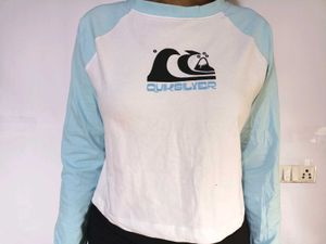 Surf's up 🌊"Classic Quiksilver baseball Top