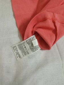 UNIQLO fitted bodycon tshirt/top