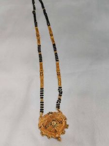 Elegant Gold Mangalsutra