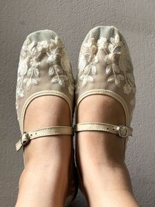 Elegant Lace Ballet Flats