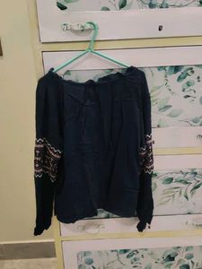 Embroidered Long Sleeve V-Neck Top