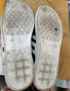 Men Black &amp; White Sneakers