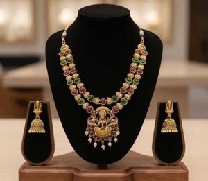 Elegant Gold-Plated Necklace Set