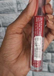 Lakme Vivid Crimson Liquid Matte Lipstick