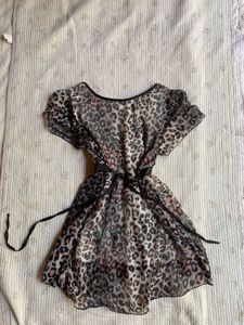 chic leopard print dress top