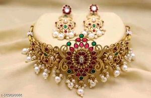 Exquisite Kundan Choker Necklace Set