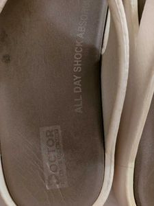 Comfortable Cream/Off-white Flip-Flops