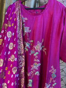 Embroidered Magenta Kurta set