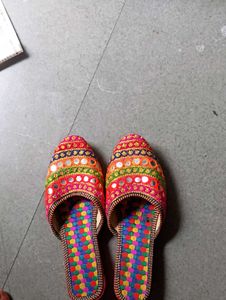 Embroidered Mirror Work Juttis