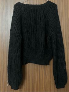 Chic Black Knit Cropped Sweater