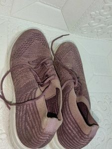 Stylish Women's Knit Sneakers