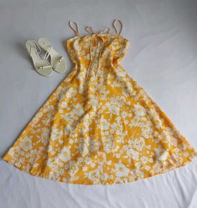 Yellow Floral Print Sundress✨️🌼✨️