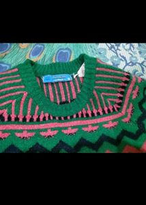 Cozy Geometric Print Sweater and jeans free