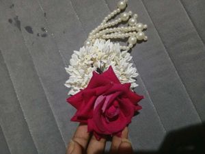Floral Hair Accessory with Pearls
