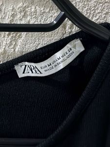 Zara Black Sleeveless Knit Top With Backless Cut