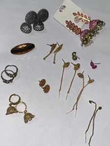 combo of 10 earrings, 2 foot rings and a pin