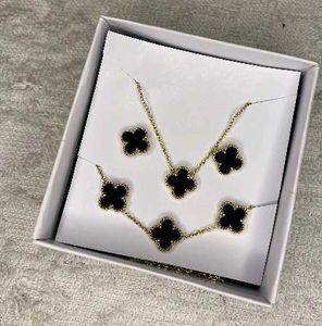 Clover Jewelry Set