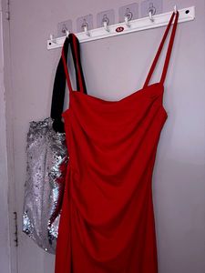 (S-M) Stunning Red Ruched Bodycon Dress