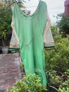 Elegant Green Embroidered Kurta