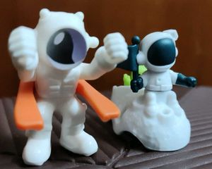 2 kinder Joy Astronaut Toys