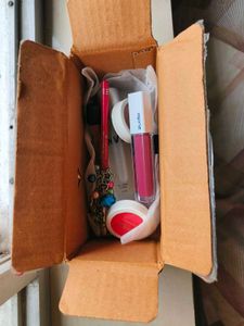 Renee Lip Gloss & Makeup Kit