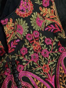kurta &amp; shalwar Embroidered Black and