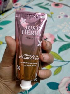 Just Herbs Lumi-Glow Strobe Cream✨