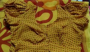 Floral Print Saree with sitchted blouse