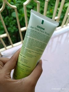 Ozone Ayurvedic Neem And Aloevera Face Wash
